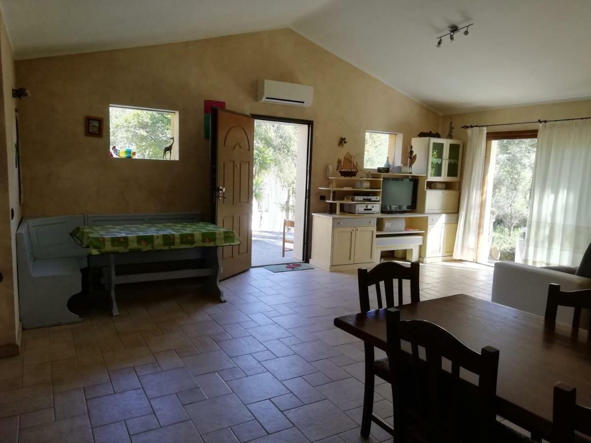 Hotel in campagna da Nino Olbia Esterno foto
