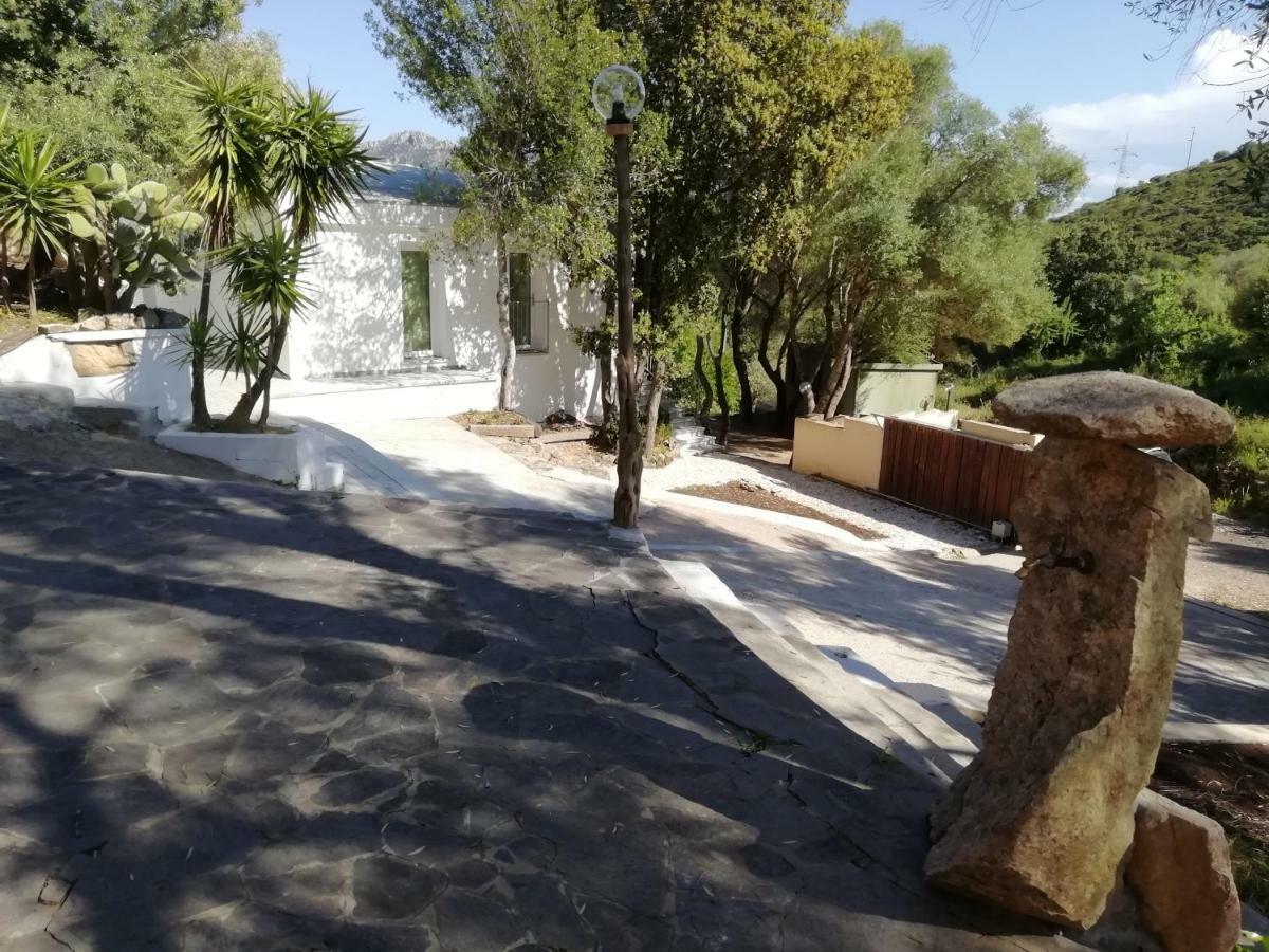 Hotel in campagna da Nino Olbia Esterno foto